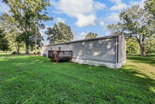 Building Photo - 2558 Liverpool Rd
