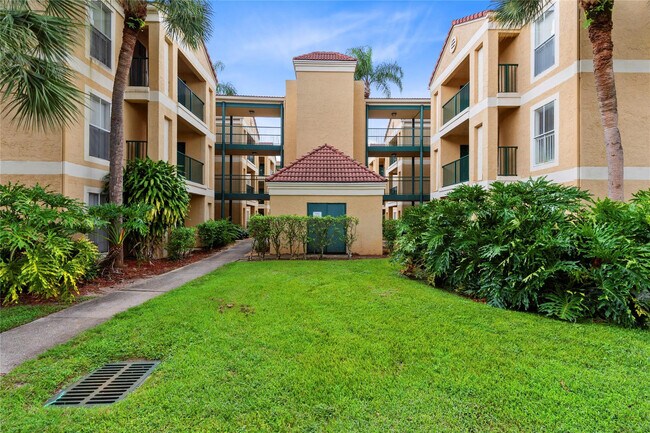 Building Photo - 755 Riverside Dr