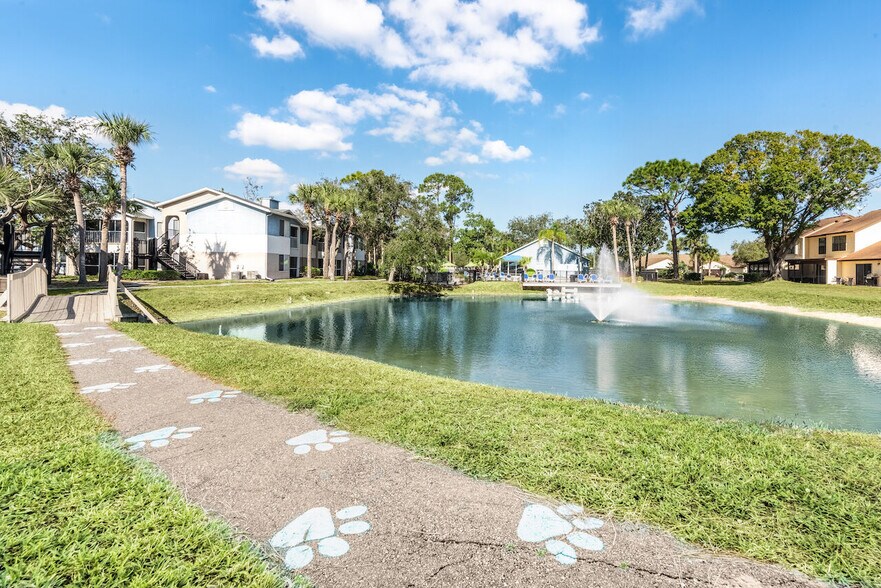 Building Photo - Park Village