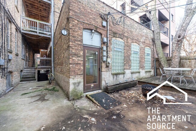 Building Photo - 3605 N Damen Ave