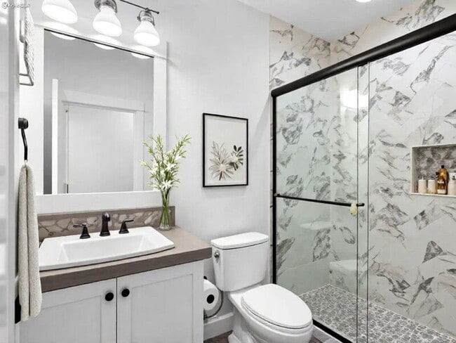 Building Photo - 9010 SW Inez St