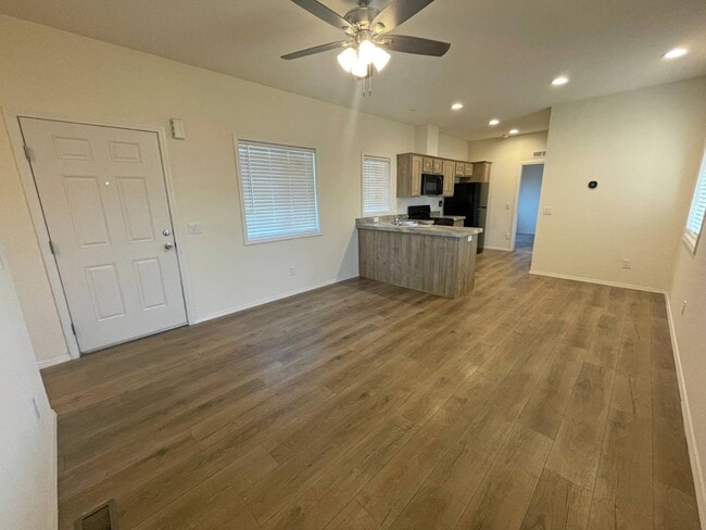 Building Photo - 5510 Clark Rd