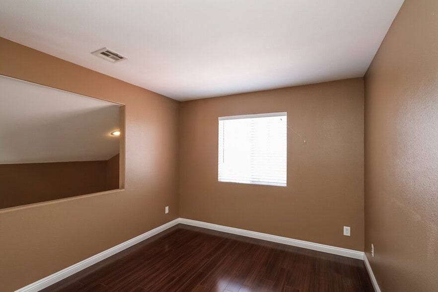 Building Photo - 410 Maritocca Ave