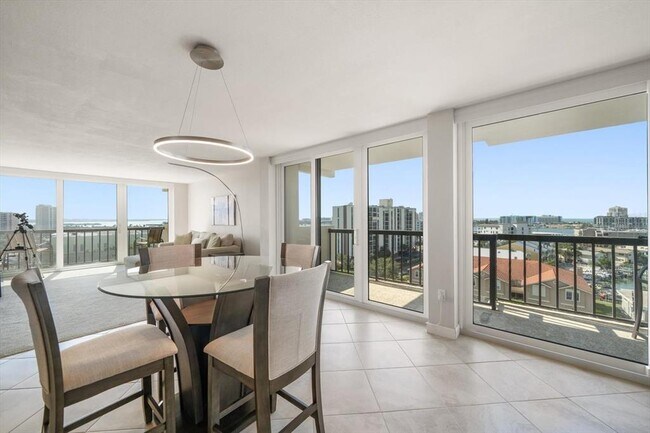 Building Photo - 400 Island Way