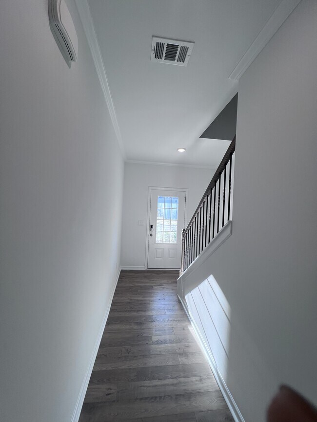 Building Photo - 6092 Knickerbocker Street