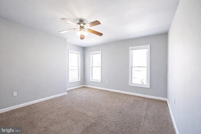 Building Photo - 48 E Scott St