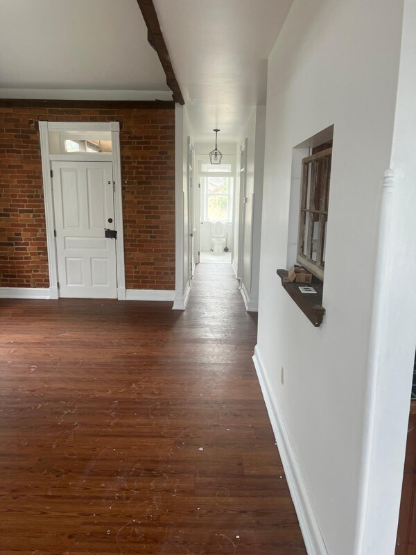 Building Photo - 210 E Main St