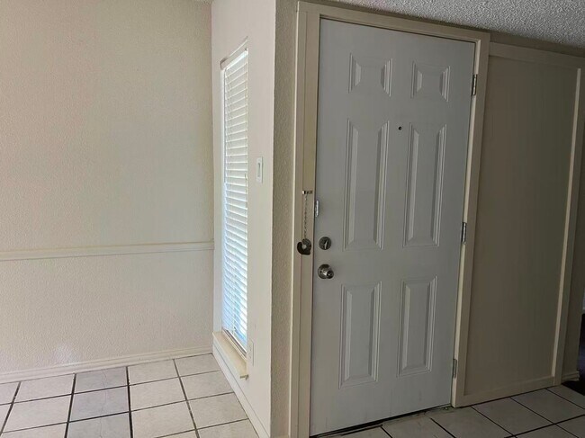 Building Photo - Beautiful 3 Bedroom 2 Bathroom in Plano!