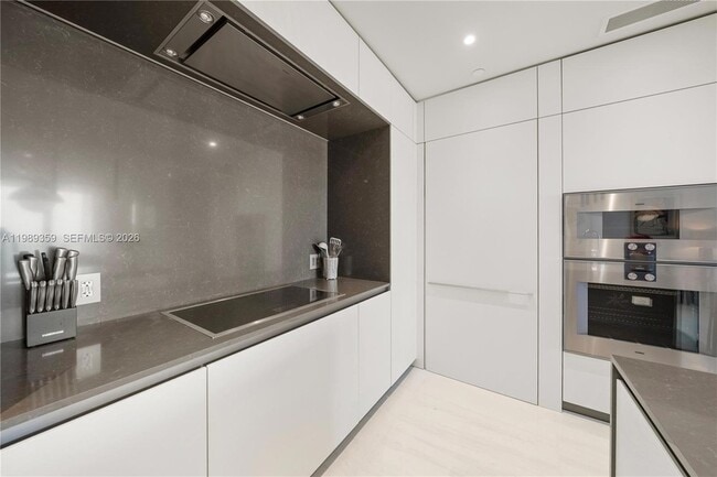 Building Photo - 300 Biscayne Blvd Way