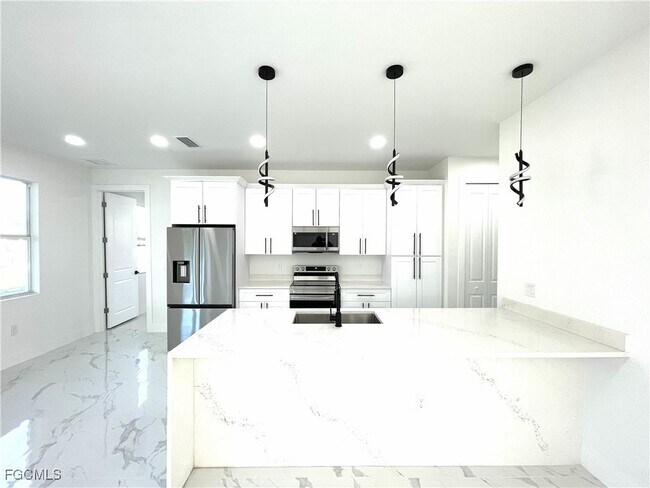 Building Photo - 1901 East 13th Street