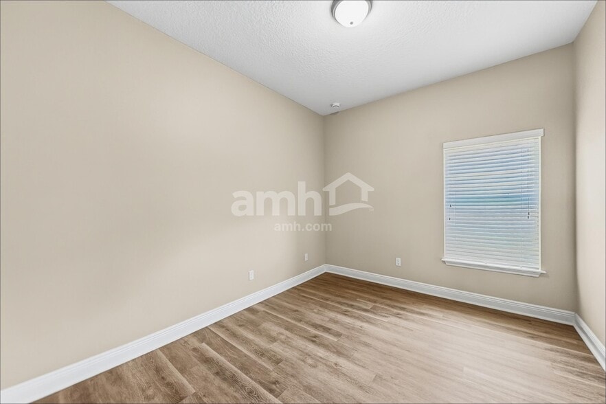 Building Photo - 30113 Saddlebred Ln