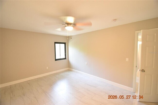Building Photo - 877 114th Ave N