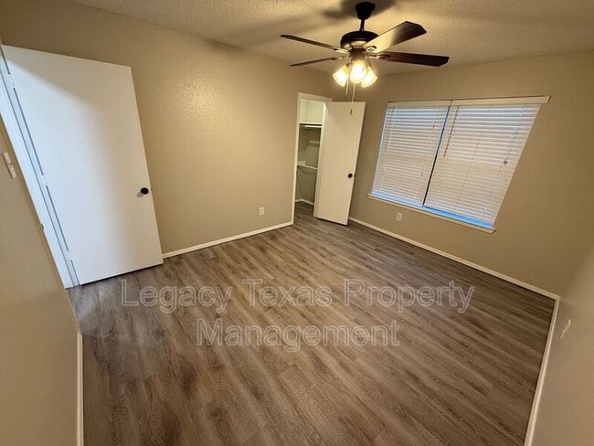 Building Photo - 516 Highpoint Dr