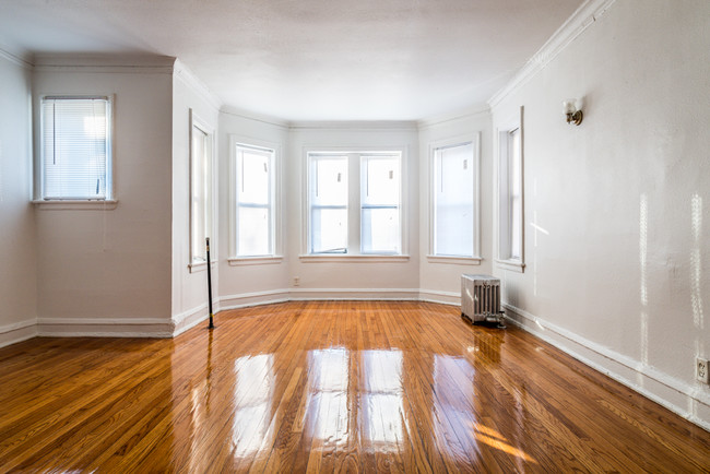 Living Room - 1748 E 71st Pl