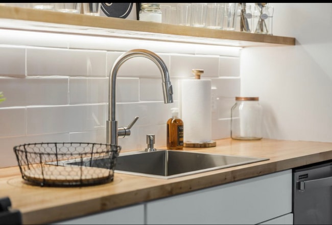 Building Photo - 253 Main St