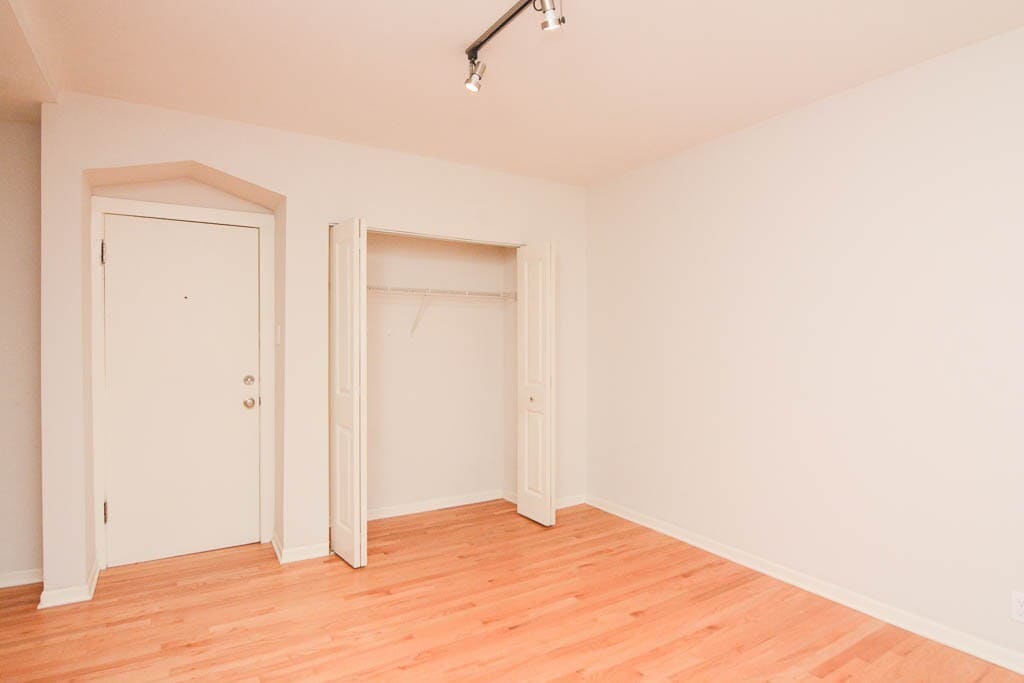 Building Photo - 2852 W Palmer St