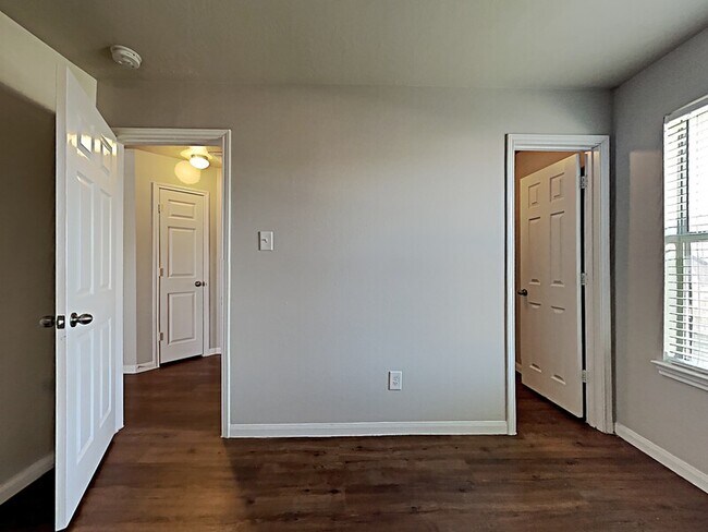 Building Photo - 21607 Nella Cir