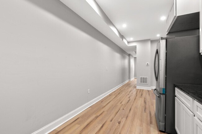 Building Photo - 226 N Collington Ave
