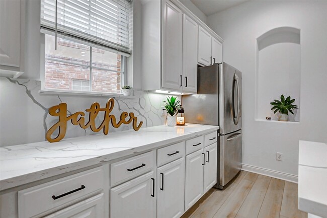 Building Photo - 5 Versante Ct