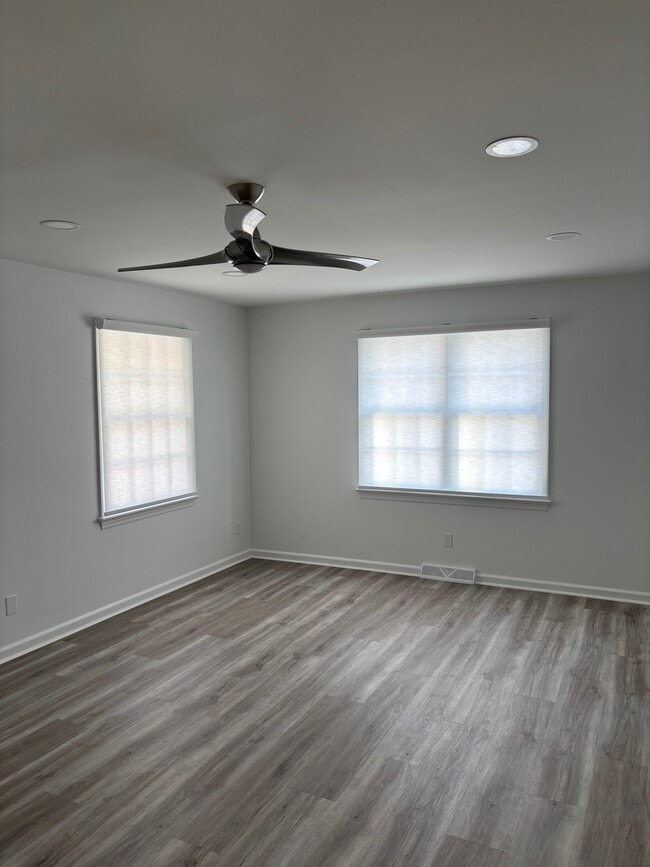 Building Photo - 3301 A