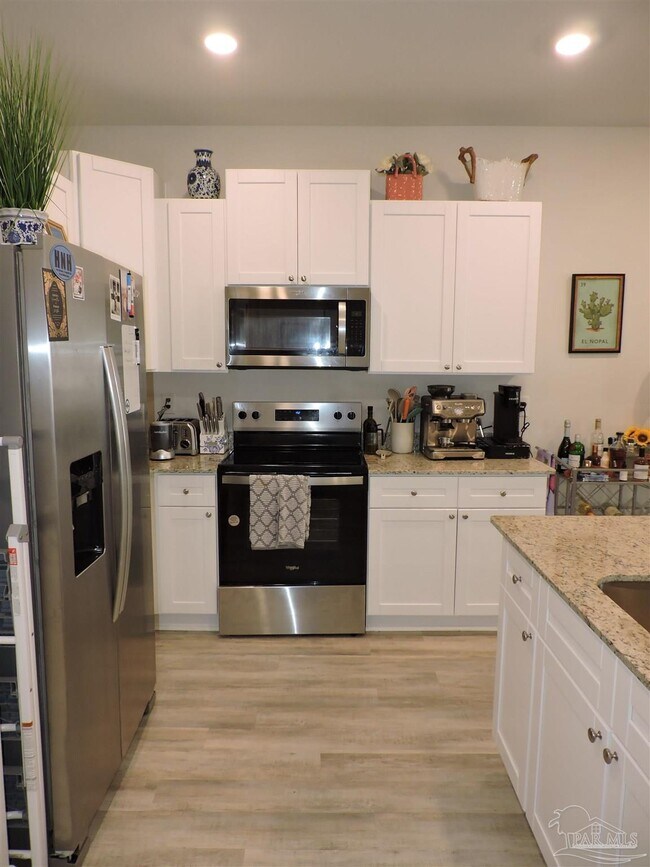 Building Photo - 7170 Village Ln