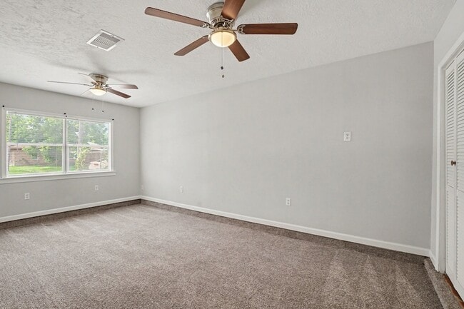 Building Photo - 8433 Woodlyn Rd