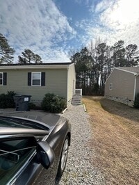 Building Photo - Updated 1 bedroom/1 bath