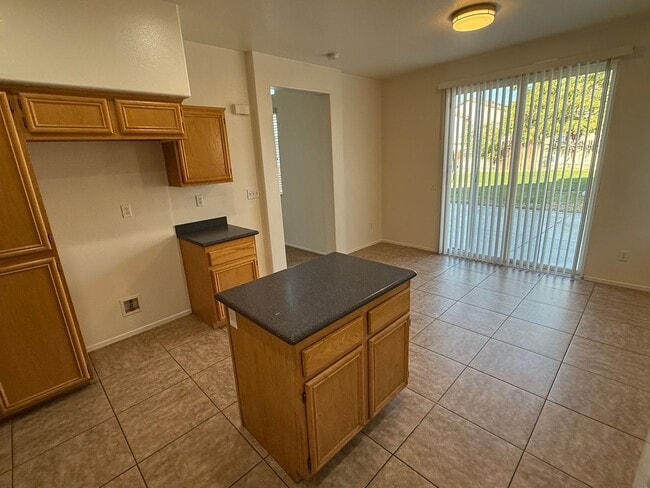 Building Photo - Brentwood Community- Centrally Located- 3 ...