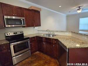 Building Photo - 610 Meadow Arbor Ln