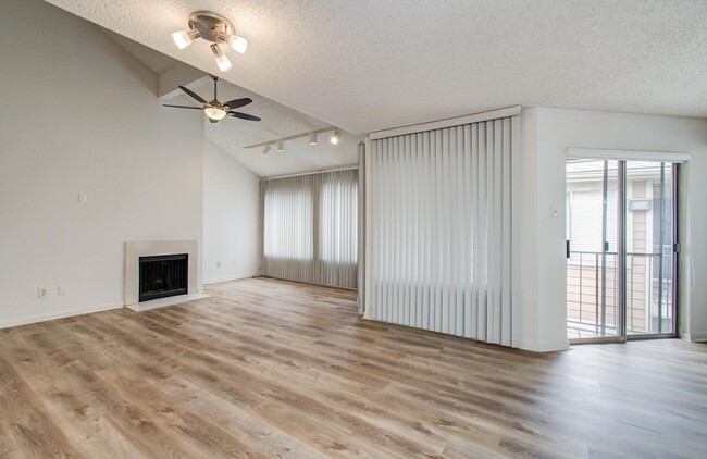 Building Photo - 12400 Overbrook Ln