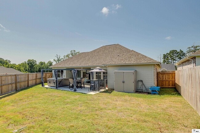 Building Photo - 134 Clearwater Cir