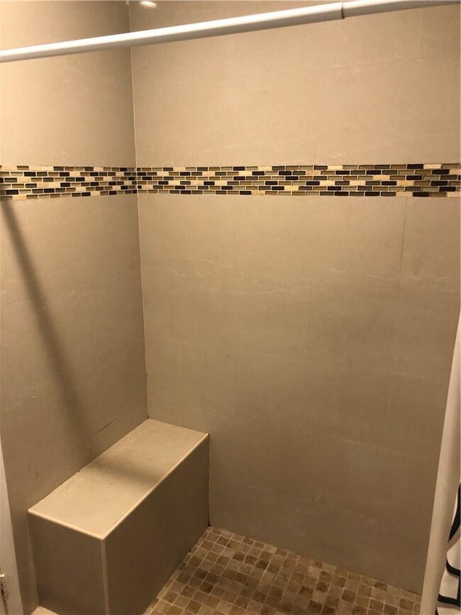 Building Photo - 21 SW 109th Ave