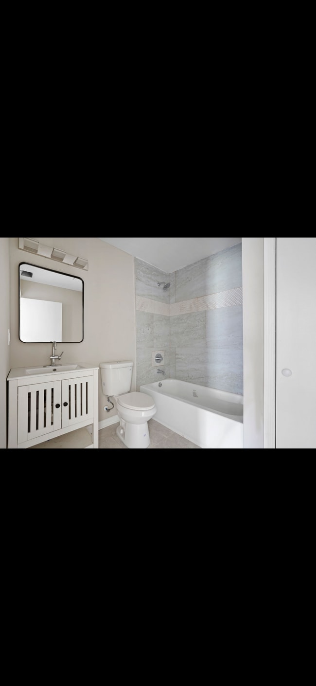 Building Photo - 2018 Louisiana Ave