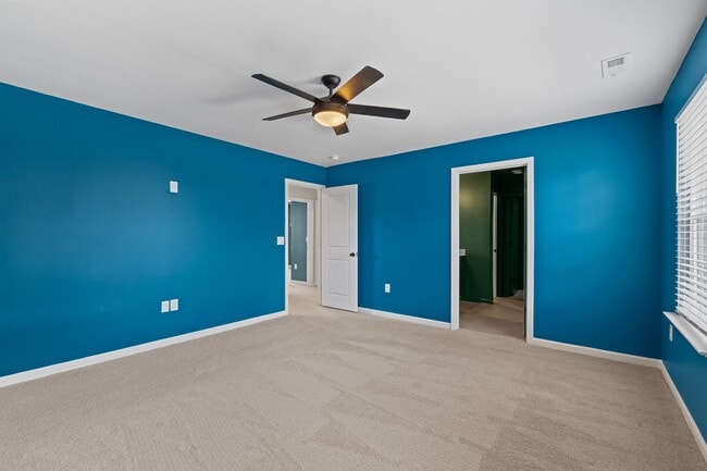 Building Photo - 49 River Bank Rd