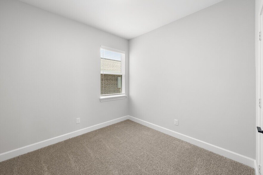 Building Photo - 1016 Cedar St