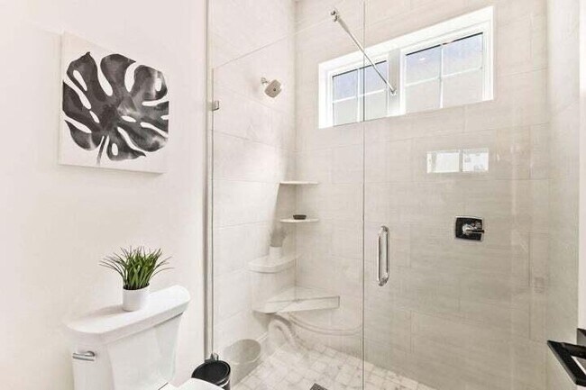 Building Photo - 120 Suwanee Dr