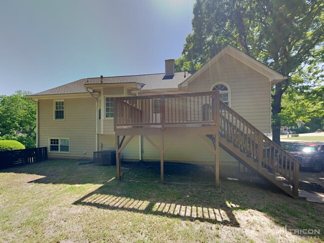 Building Photo - 65 Brentwood Dr