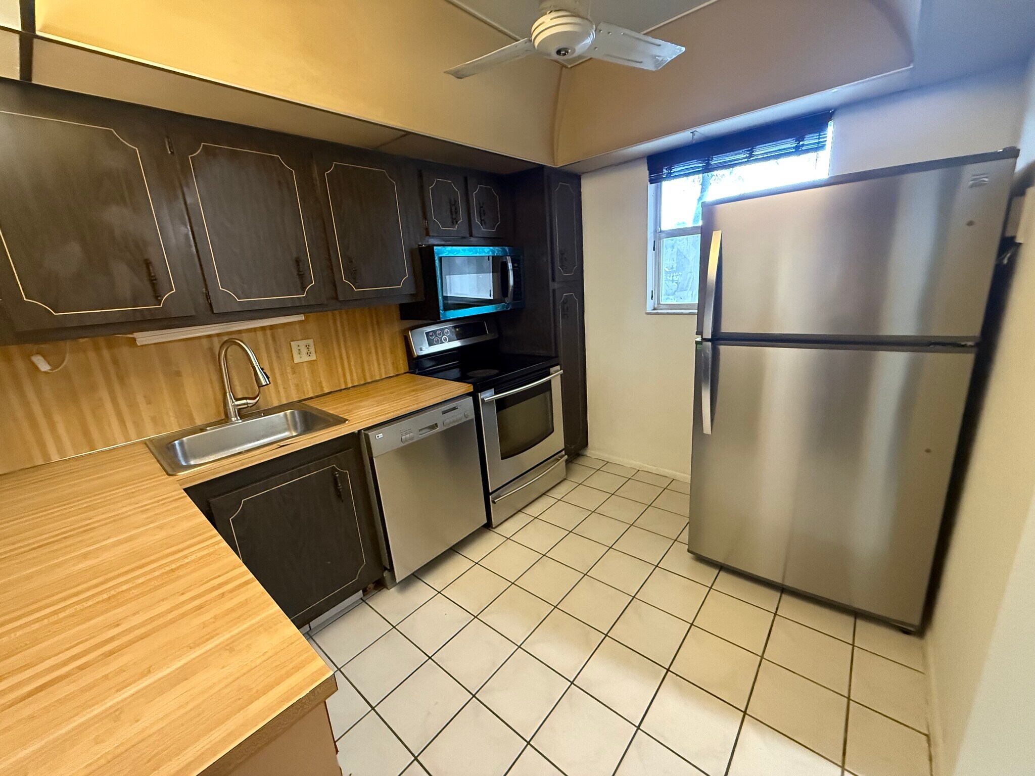 Building Photo - 8301 Sands Point Blvd