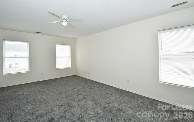 Building Photo - 8629 Buckhorn St