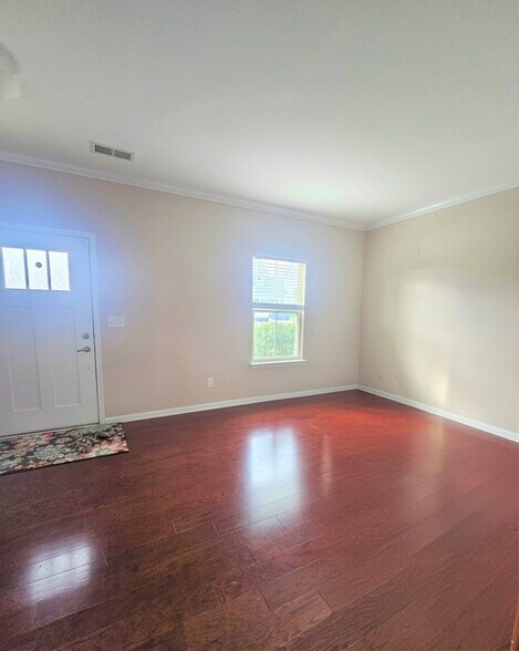 Building Photo - 1676 Mill Creek Ln SW