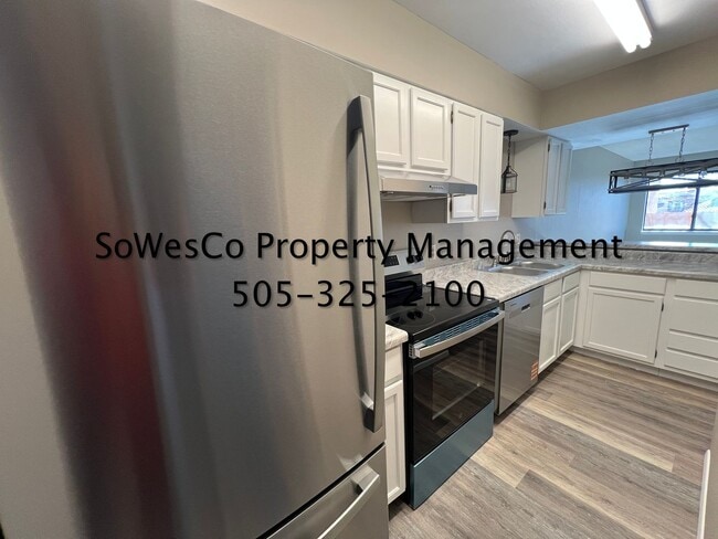 Building Photo - Beautifully Remodeled Condo (with seasonal pool)