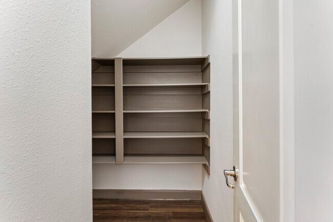 Building Photo - 31 Aventura Pl