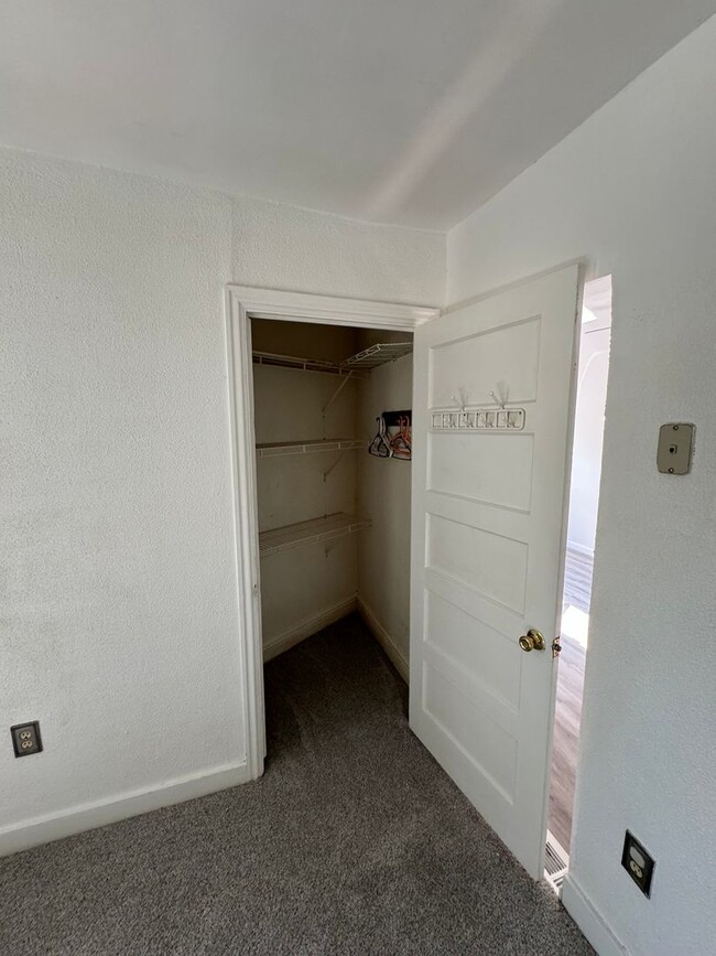 Building Photo - 2 Bedroom - 1 Bath Apartment - Carlisle PA