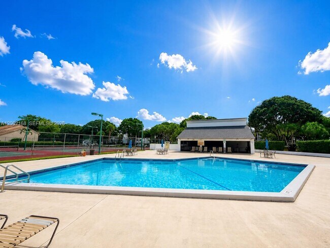 Building Photo - 16341 Malibu Dr