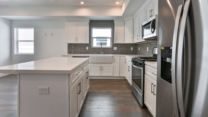 Building Photo - 3946 1/2 S Budlong Ave
