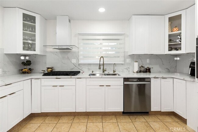 Building Photo - 11377 Gaynor Ave