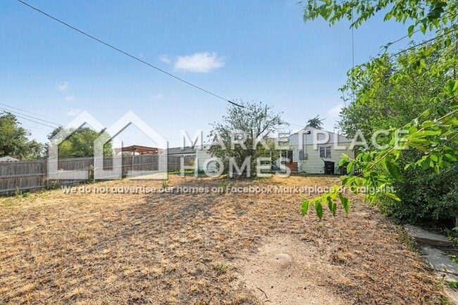 Building Photo - 3610 Oneida St