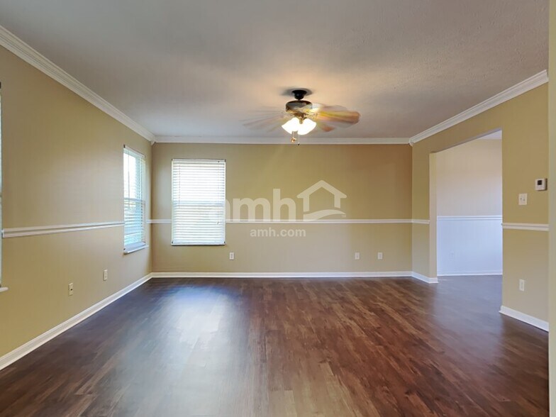 Building Photo - 127 Strawberry Fields Dr