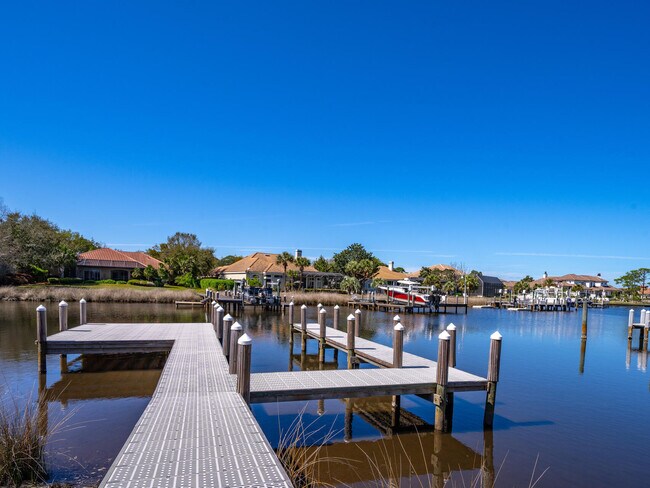 Building Photo - 330 Kelly Plantation Dr