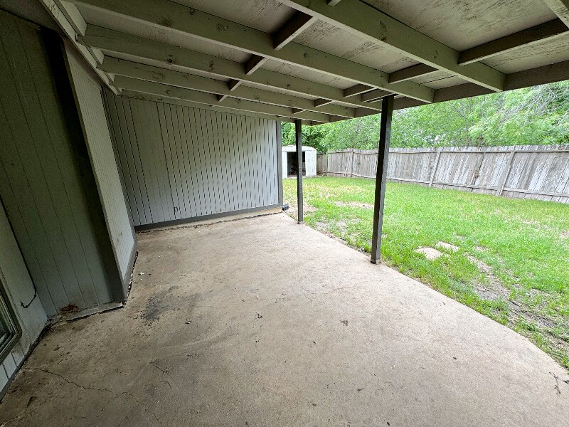 Building Photo - 8739 Glen Bluff